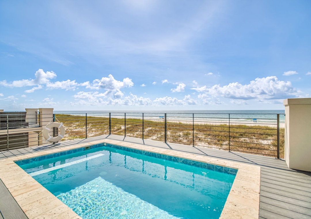 Testimonial Photo - https://perdidokey.icnd-cdn.com/images/testimonials/Viviana 5 Pool and beach.jpg
